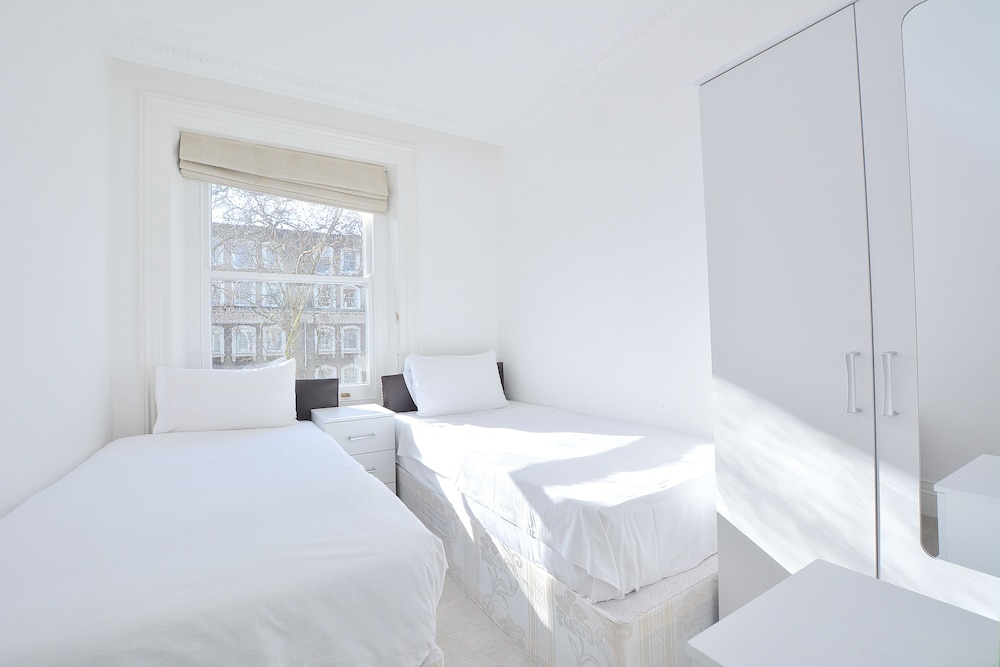 15 Beaufort Gardens Apartments