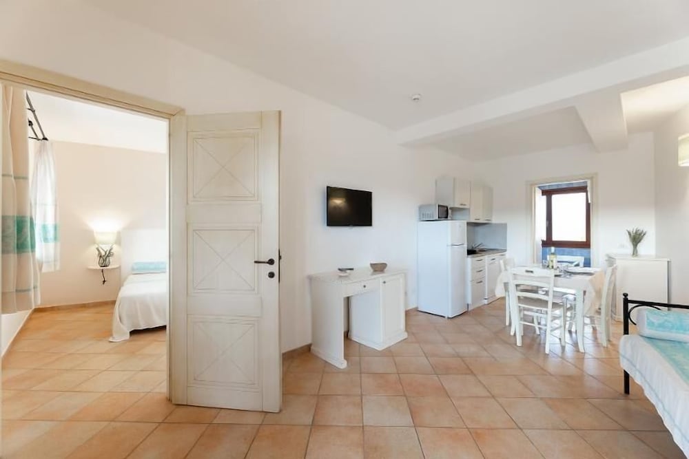 Il Mirto Appartamenti, Ac e Wifi, Gallura