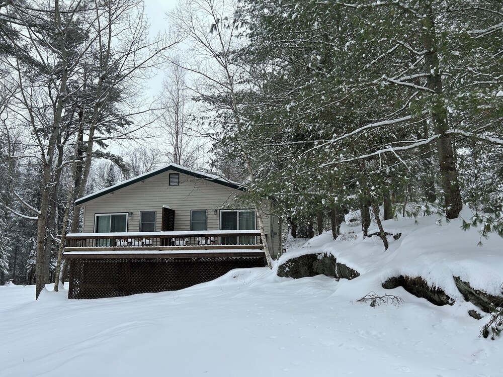 Paddler's Rest Lakeside Cabins and Hotel