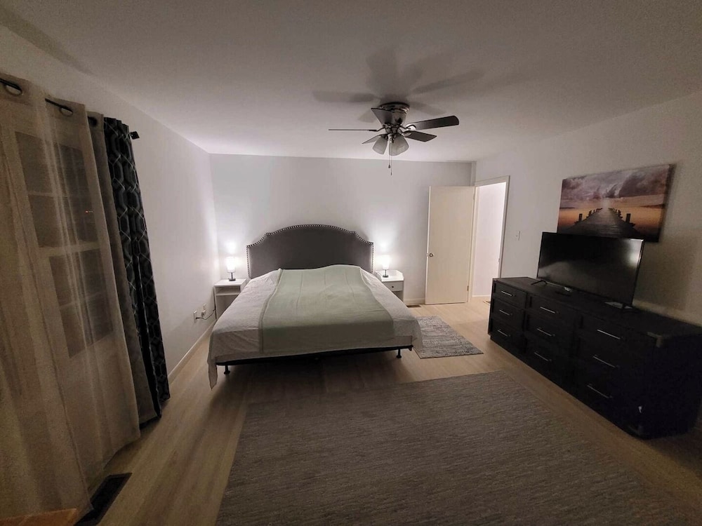Spacious 4BR Home w/ Pool Family Friendly