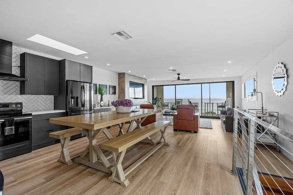 Carlsbad Beachfront Home W Hot tub