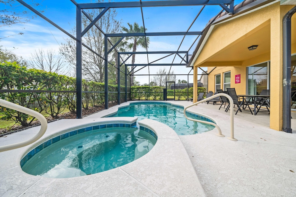4131 Oaktree Drive