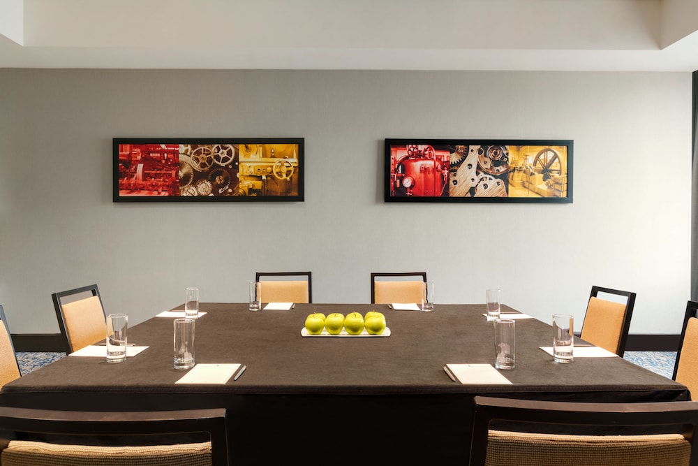 Boston Vacations - Embassy Suites by Hilton Boston Waltham - Property Image 25