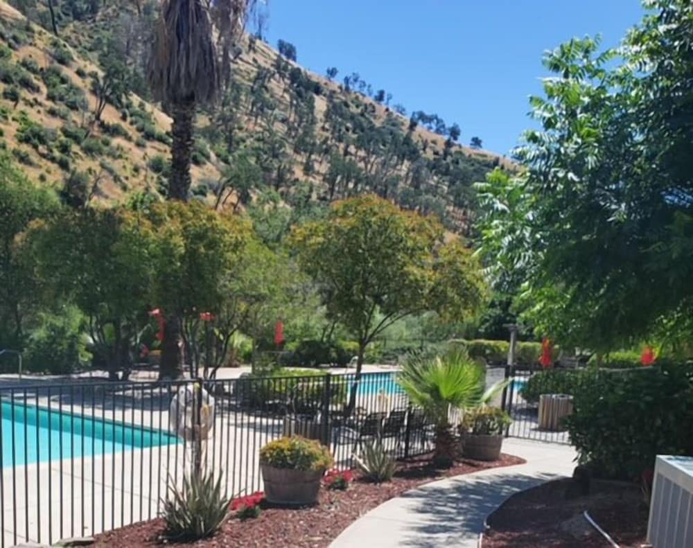Canyon Creek Resort
