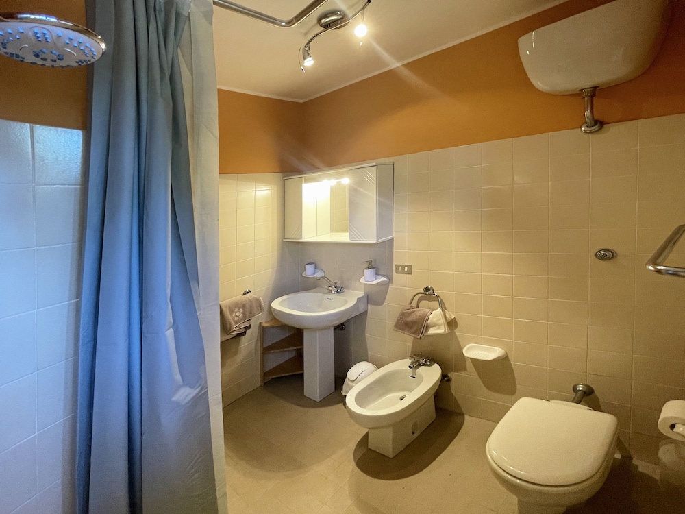Casa Zefiro 4 by Marche Holiday Villas