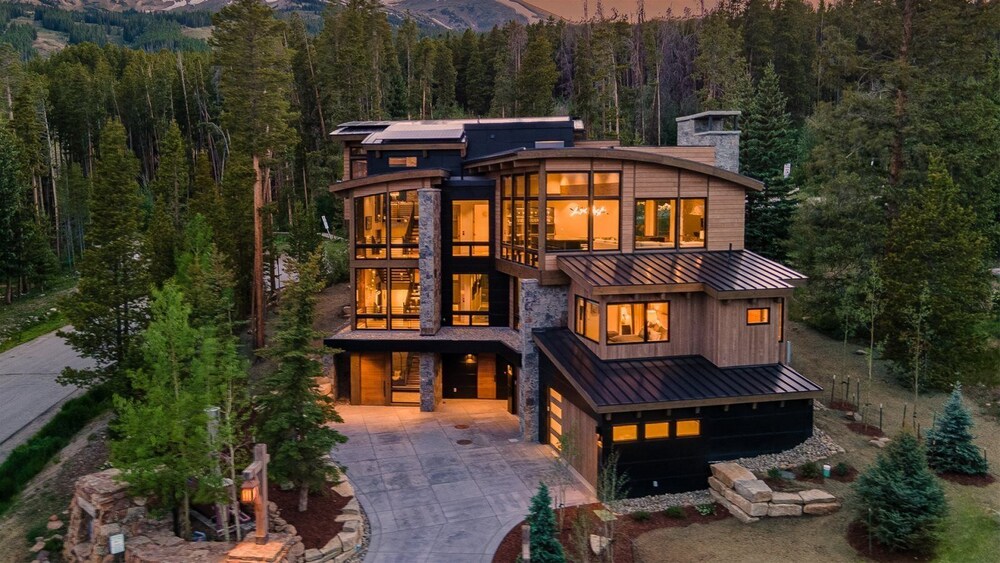 Breck_bears_den