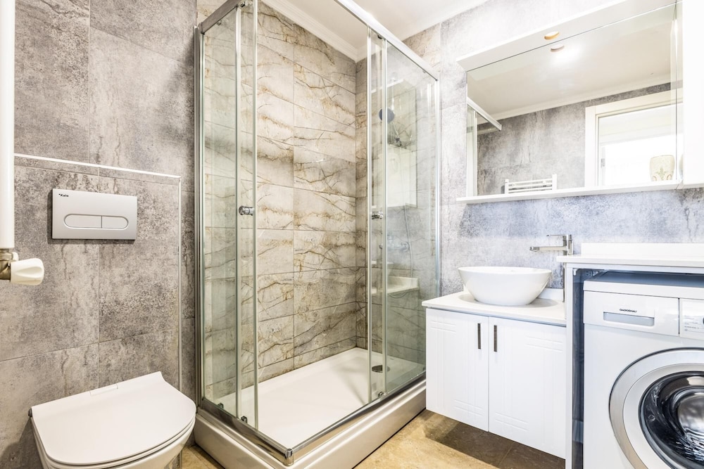 Minimal Flat 10 min to Caddebostan Coast