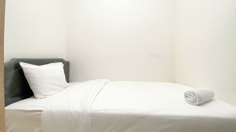 Comfortable and Nice 2BR Apartment at Podomoro Golf View