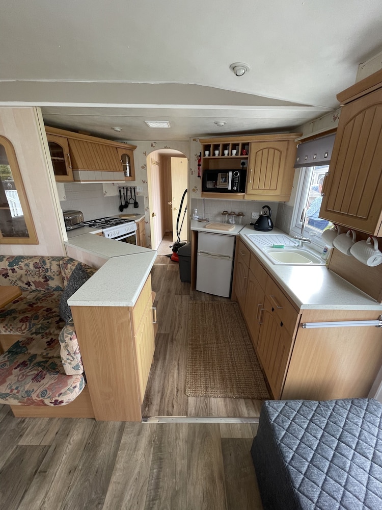 Charming 6 Birth Caravan in Skegness view 5
