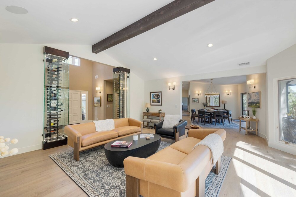 Rancho Robles by Avantstay Vineyard Villa w/ Views, Pool & Privacy