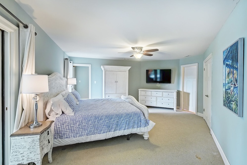 Butler Bliss by Avantstay Private Dock Views