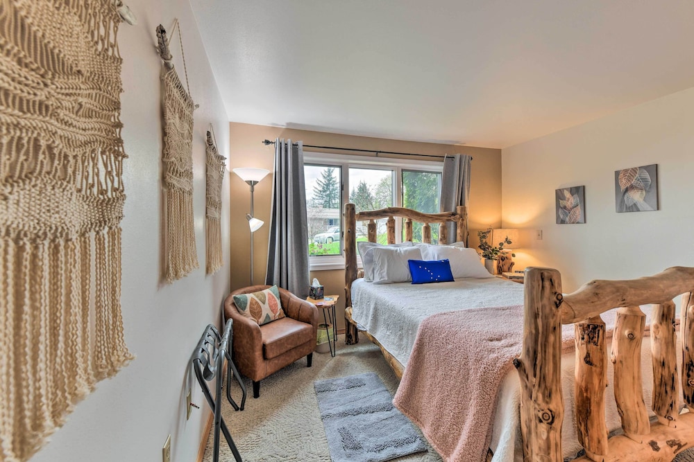 Juneau Vacations - Juneau Apartment - Walk to Hiking  Breweries - Property Image 3