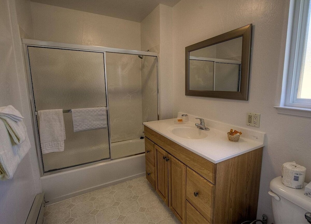 Hch1475 - Heavenly Lake View Retreat 5 Bedroom Home