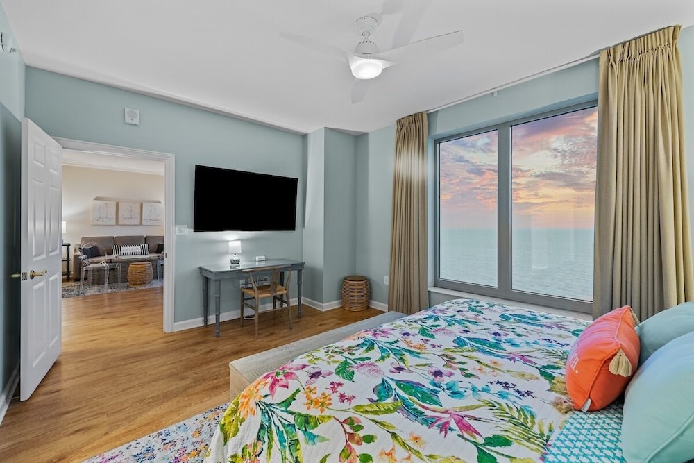 2507 Margate - 4 bedroom ocean front condo - 4 Condo view 2