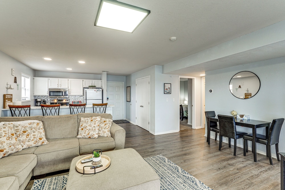 Community Perks: Scenic Osage Beach Condo!