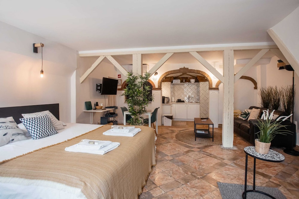 Original Photographers Studio Apartment in Alcântara view 4