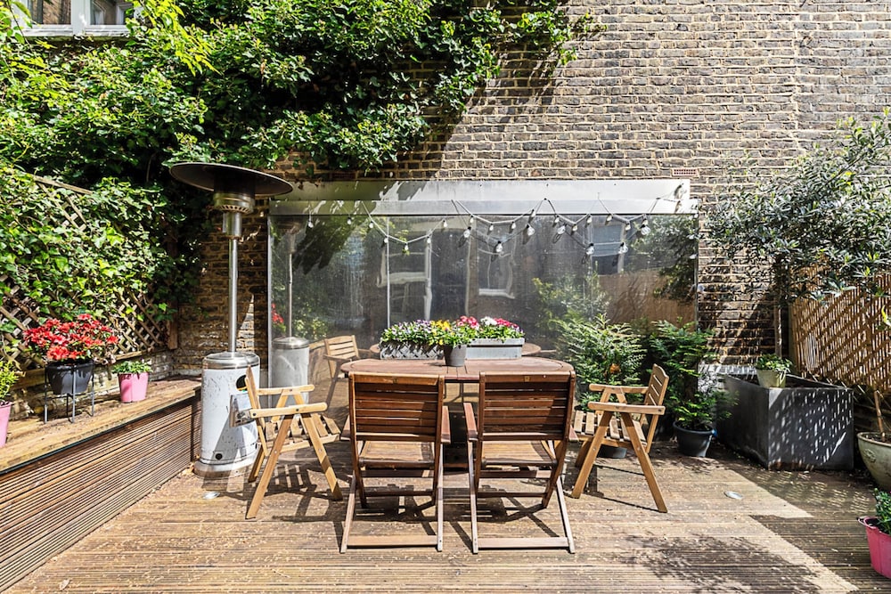 outdoor bbq area
