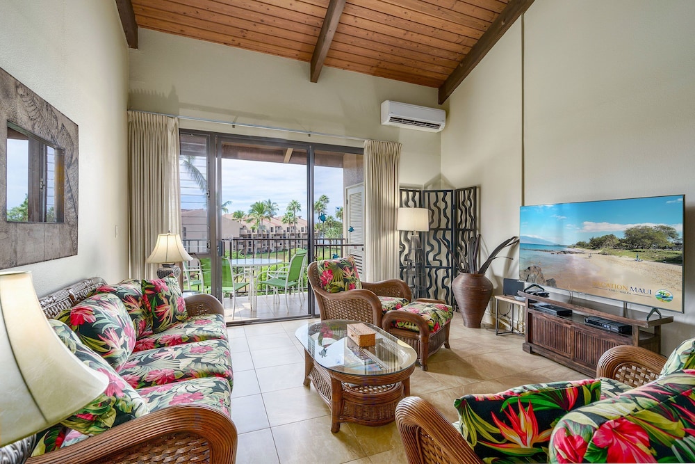 Kamaole Sands 2-406 - Luxurious Renovation - Penthouse Ocean Views - Split AC