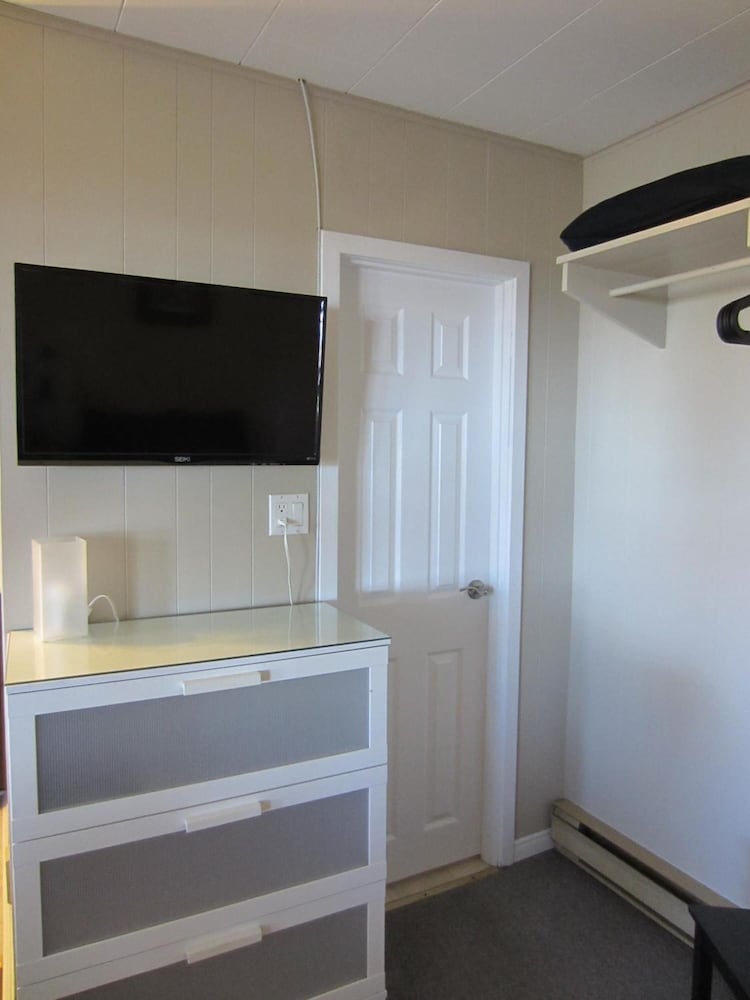 Balm Beach Resort & Motel