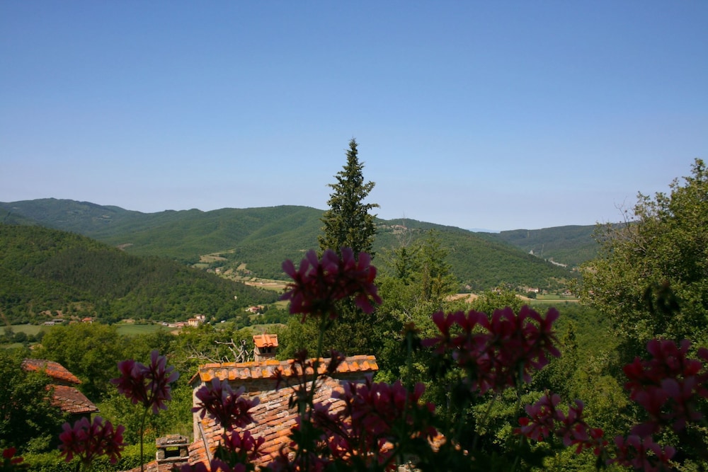 Wonderful private villa for 16 people with WIFI, private pool, TV and parking