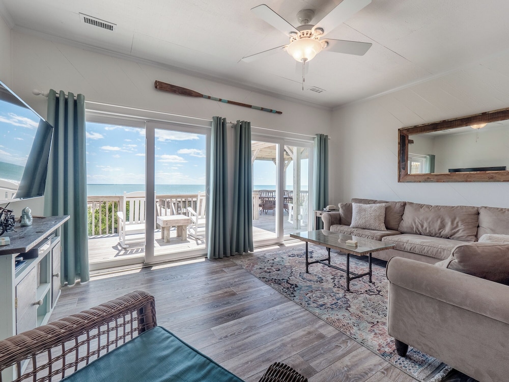 Green Dolphin by Topsail Realty