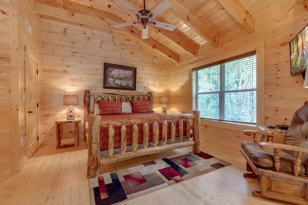 Lover's Hideaway by Jackson Mountain Rentals view 4