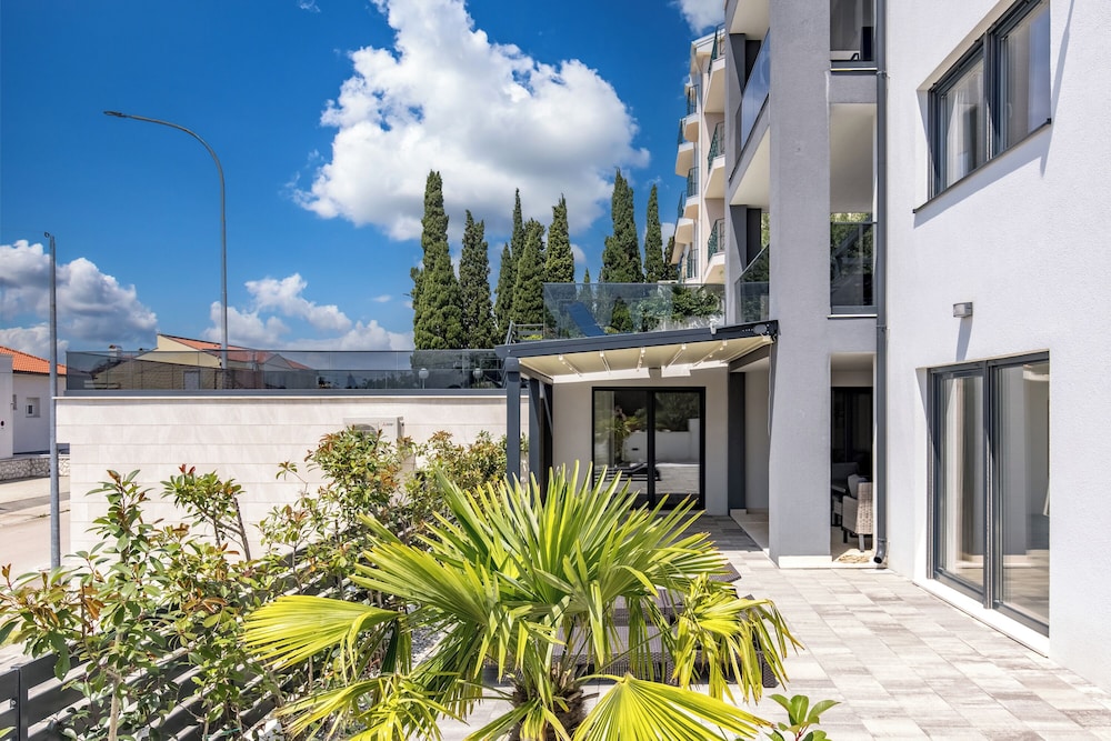 Spacious Pool Apartment Crikvenica view 3