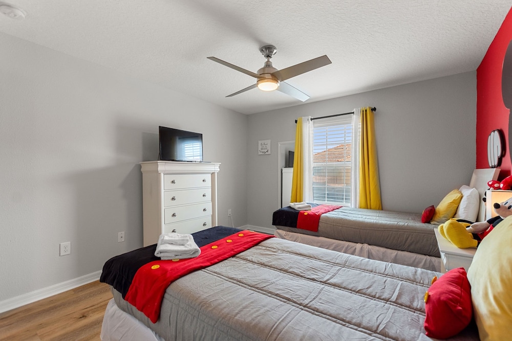 Sunny Paradise Retreat At Paradise Palms By Shine Villas 4 Bedroom Townhouse