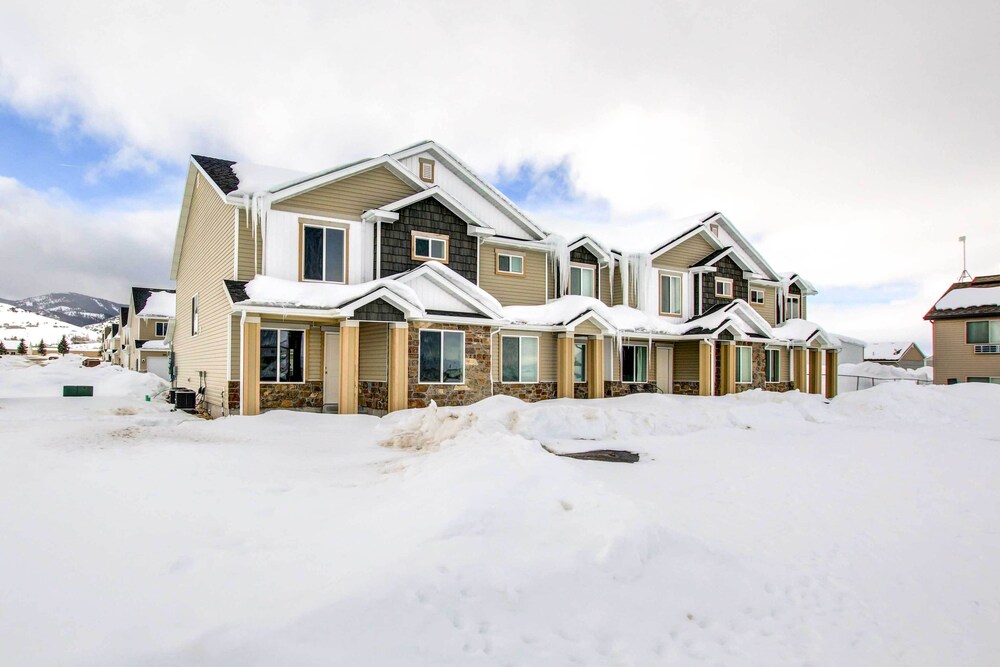 Family-friendly Bear Lake Vacation Rental view 5