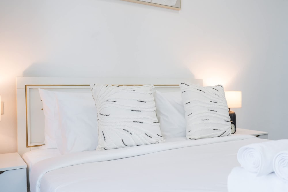 Stylish Studio Apartment in Tecom s Prime Location