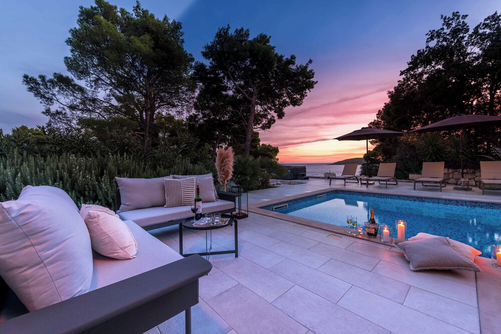 Relaxed Shore