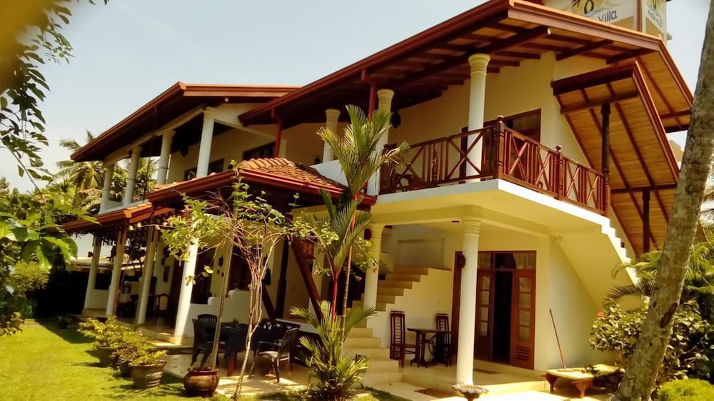 River shadow villa