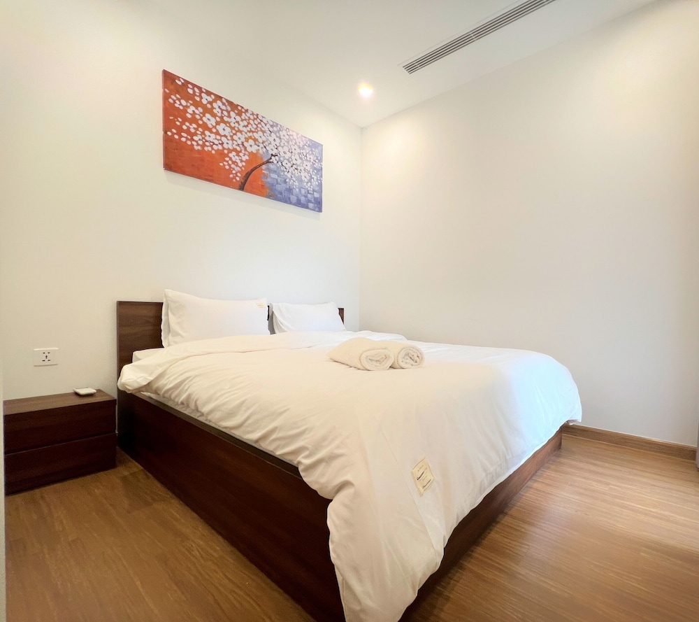 Sunny - Vinhomes Skylake Residences