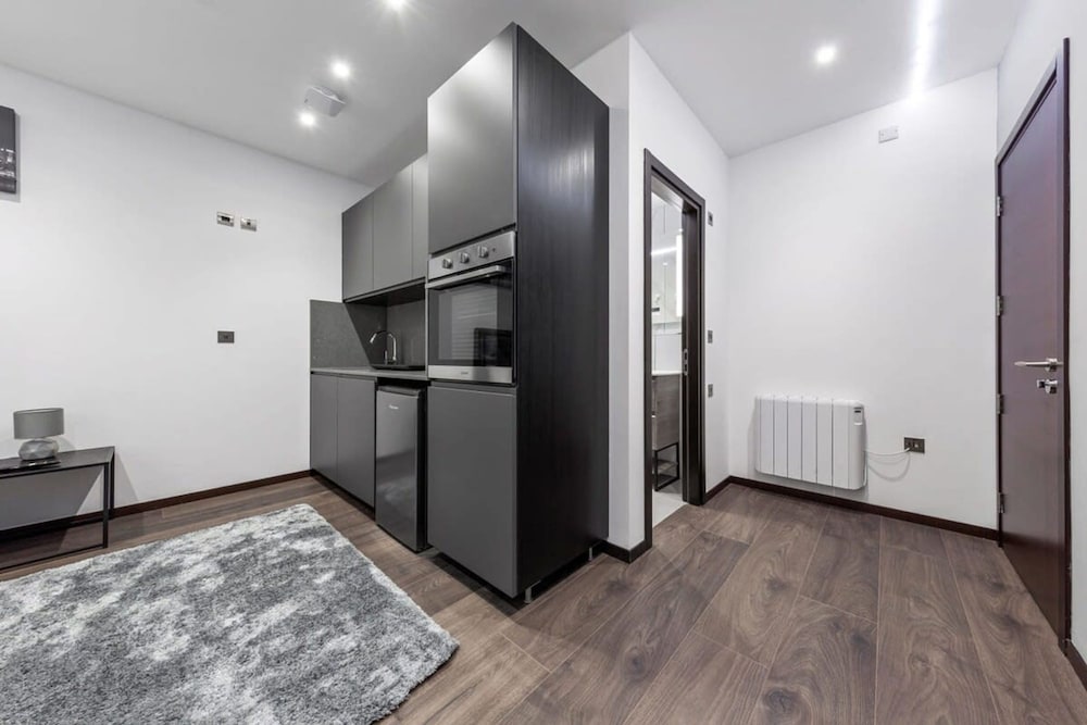 Huge Cosy Studio Family Sleeps 4 North West London