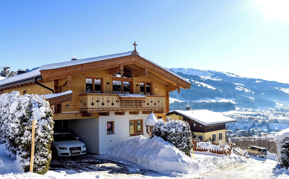 Luxury Chalet 330 m² Sauna, Jacuzzi & Mountain View