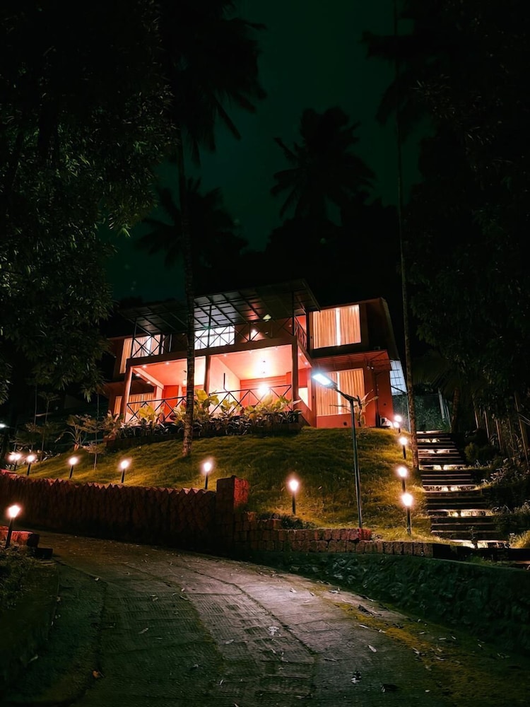 Vayalada Garden resort