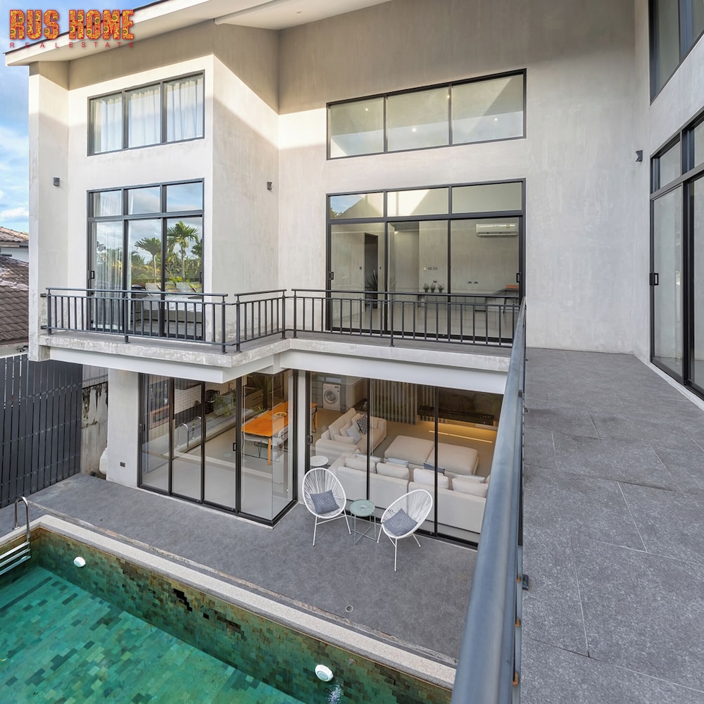 3-Bedroom Wallaya pool villa in Bangtao