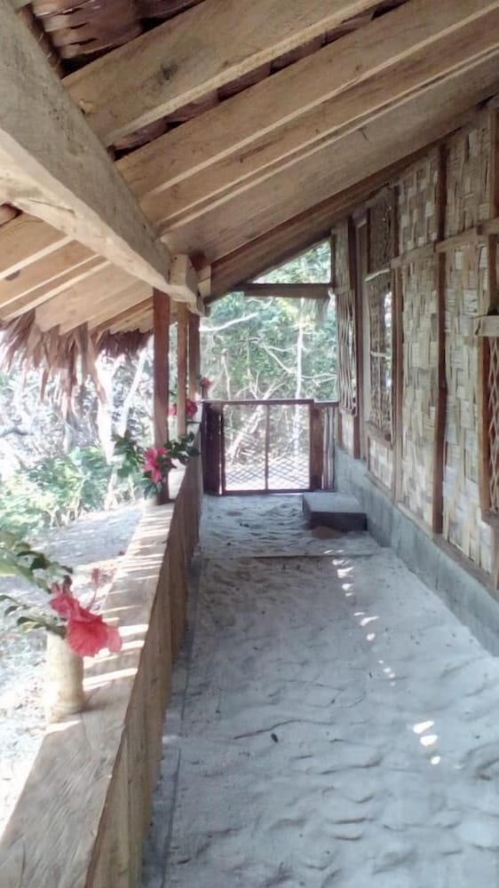 Mahun on the Lagoon Bungalows