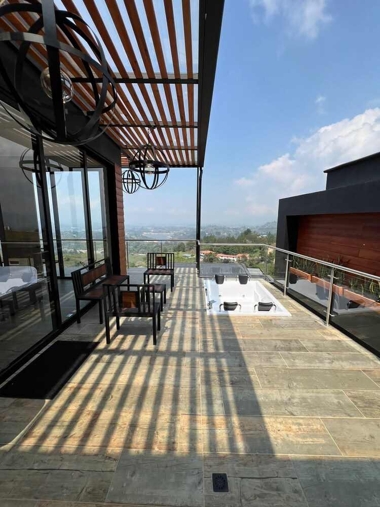 MONTECIELO HOSTING GUATAPE