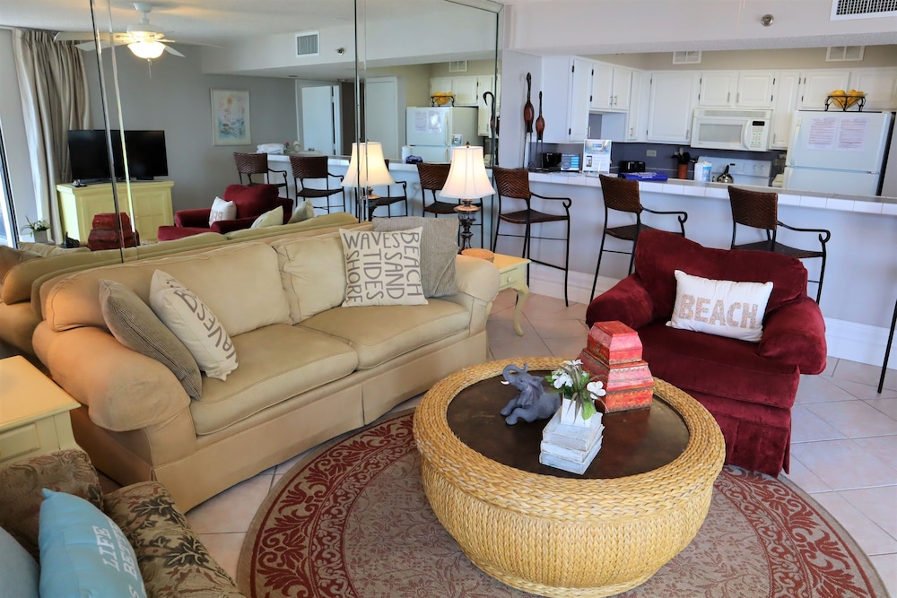 473 Mainsail 2 Bedroom Condo by RedAwning view 3