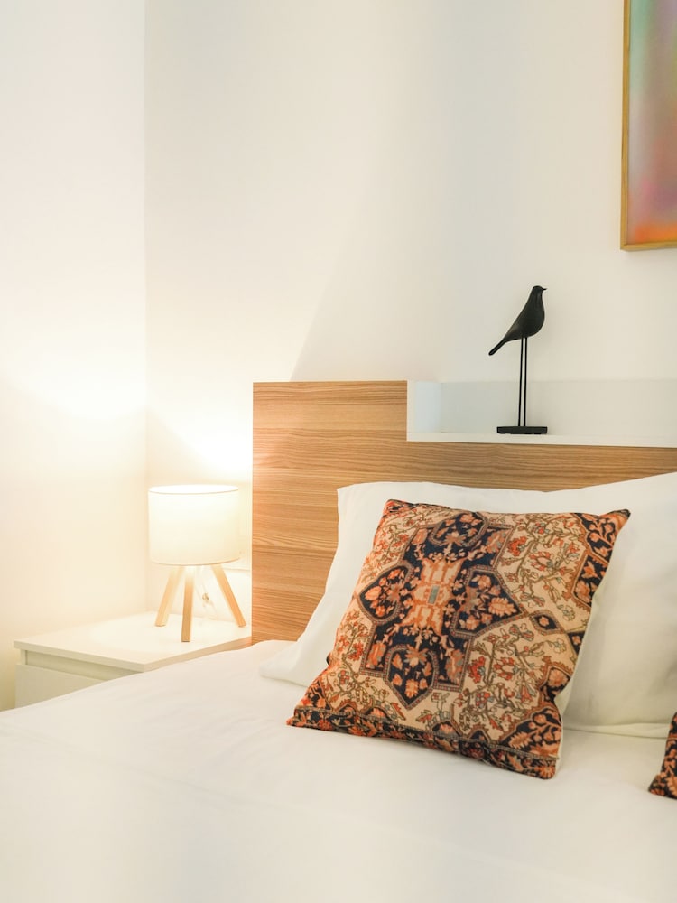 PLACE HOTEL