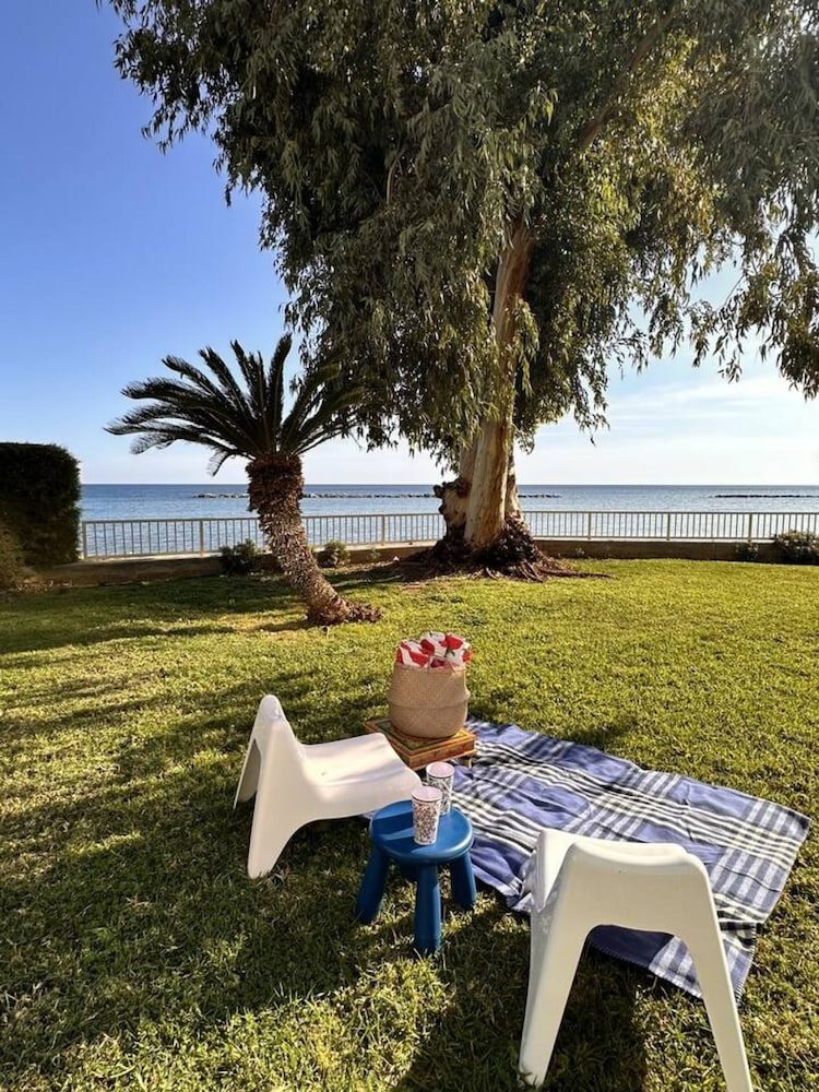 City Seafront Haven - 2 Bed Luxury Apartment