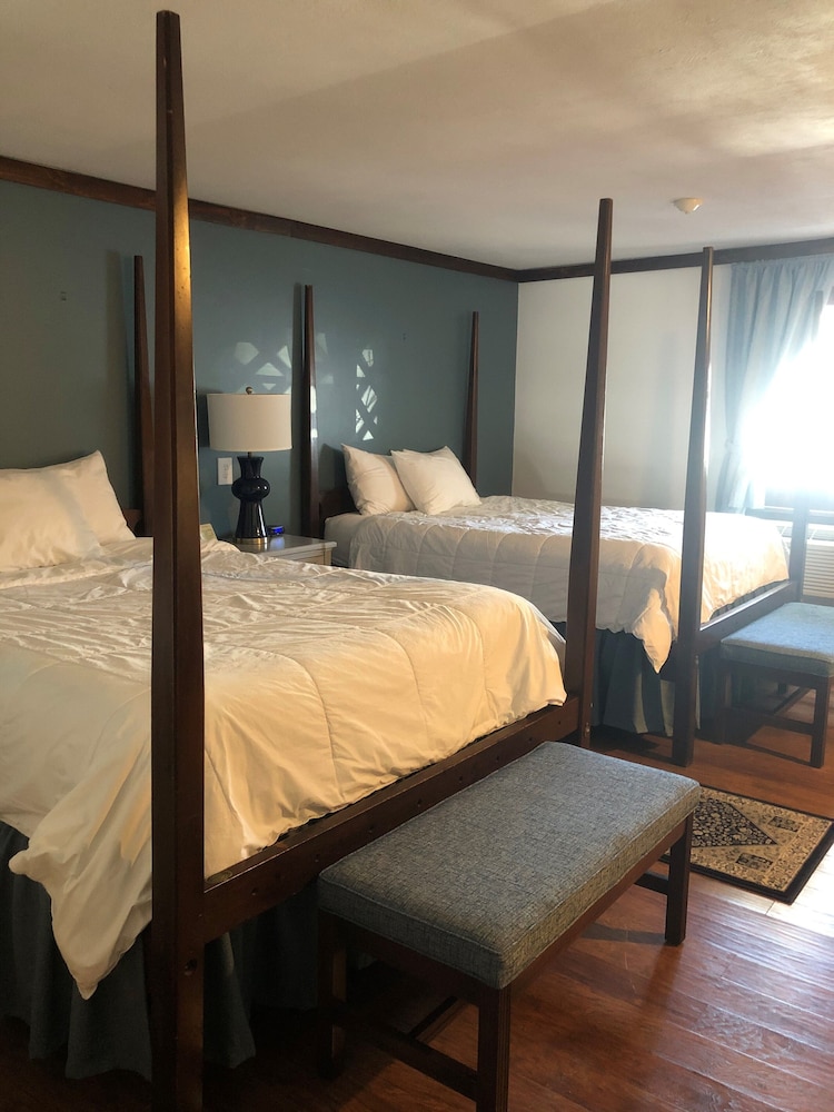 Beekman Arms and Delamater Inn