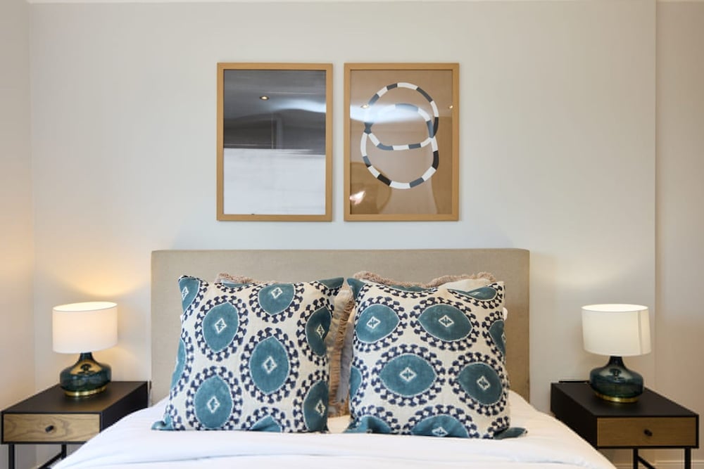 The Roehampton Place - Elegant 5bdr House With Garden Parking