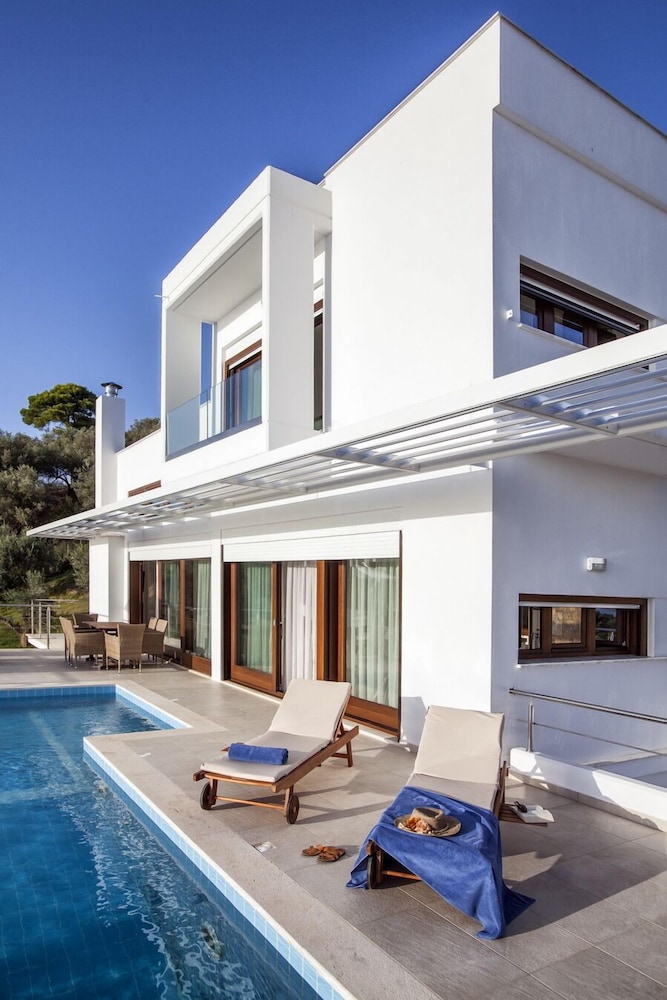 Hotel Magdani Villas - Image 1