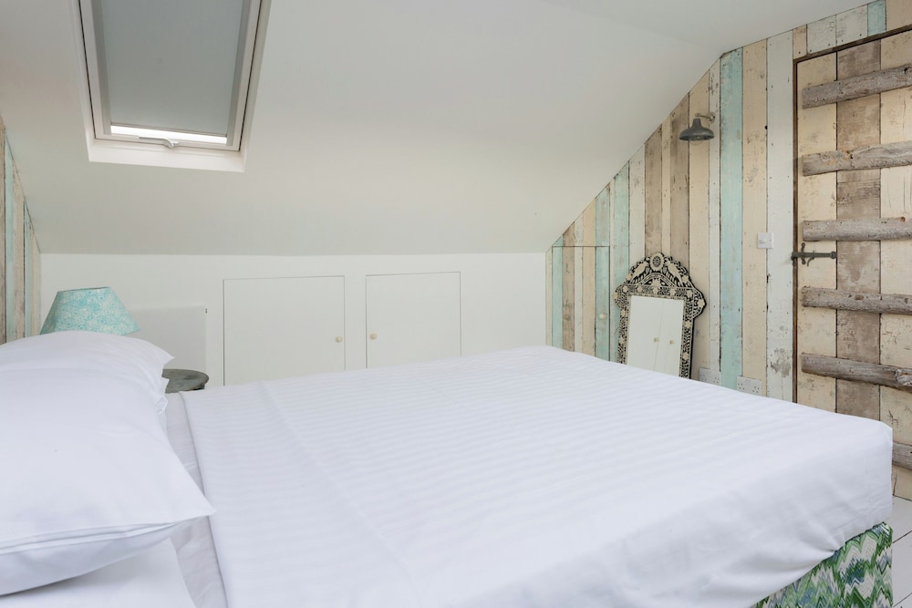 Barlby Road III by Onefinestay