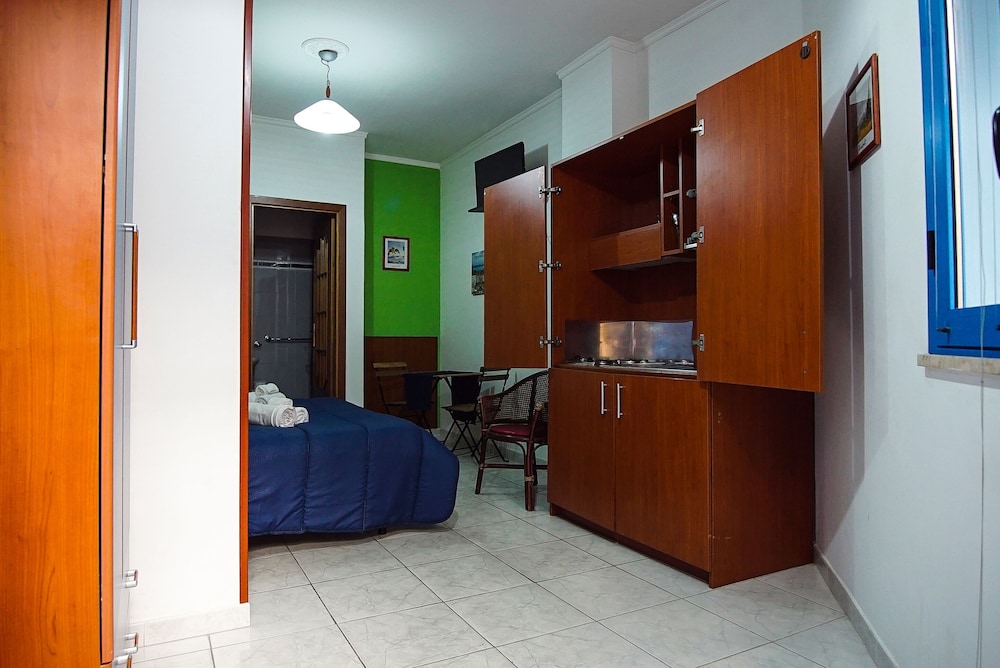 Photo 10