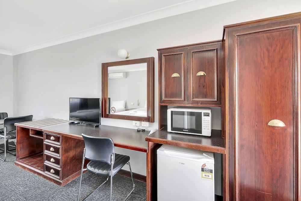 Bushmans Motor Inn