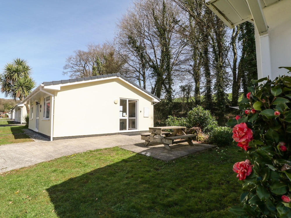3 Rosecraddoc Lodge