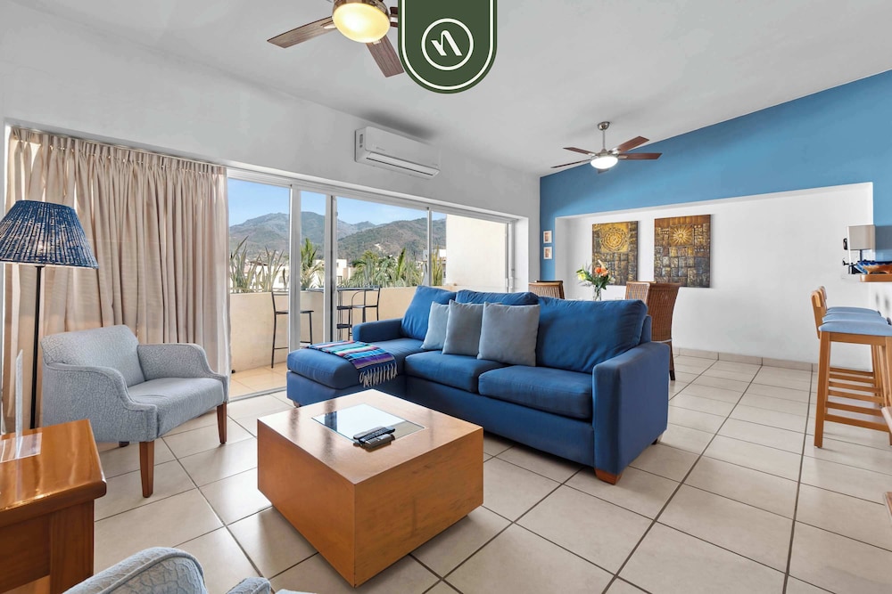 Mexican 2 BR Condo in Hotel Zone - Near the Beach